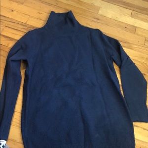 Renee navy sweater